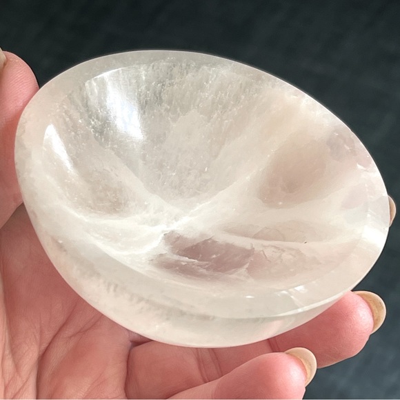 Genuine selenite hand carved ✨charging✨ bowls - Picture 3 of 13